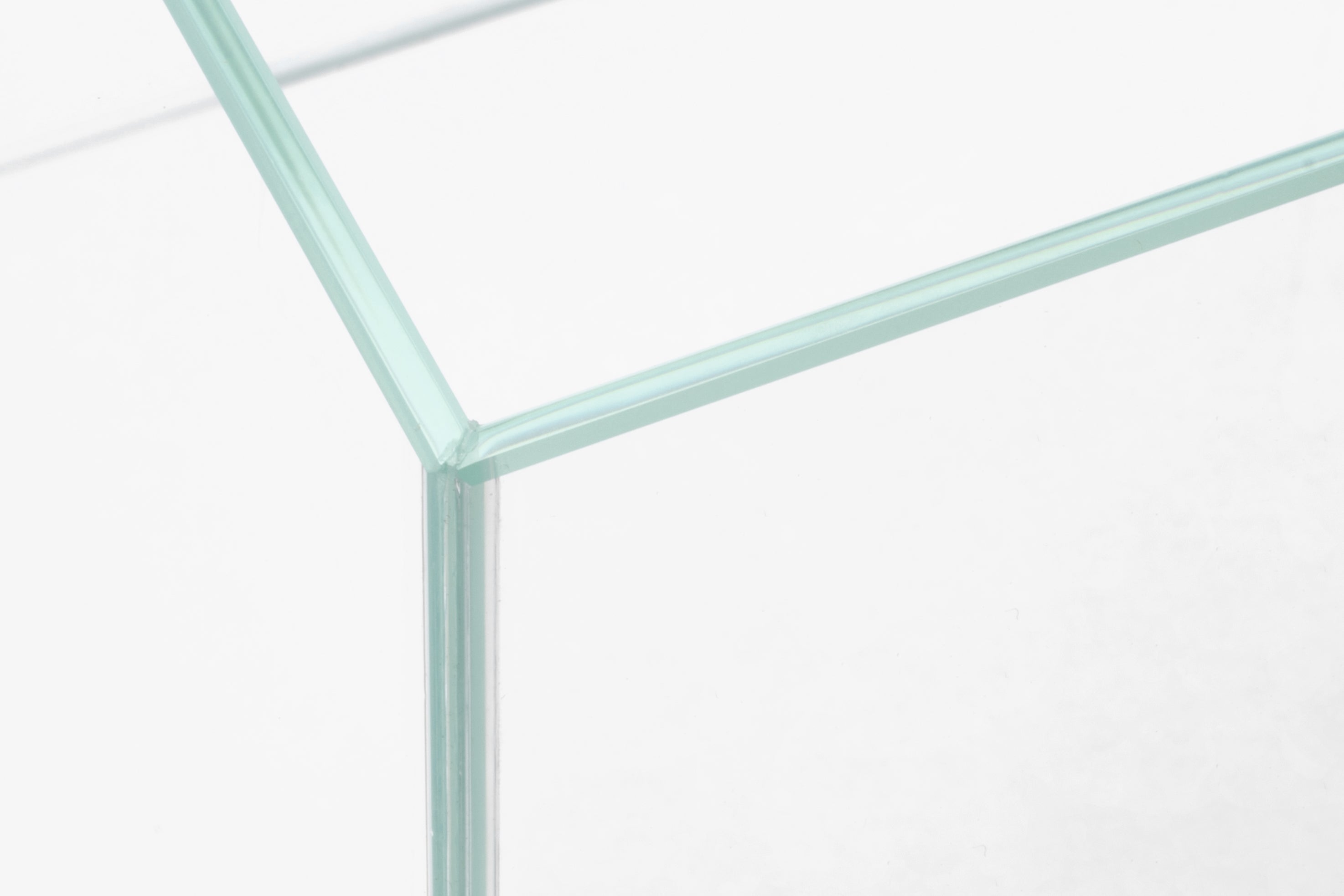 UNS 25C Cube Rimless Aquarium (25x25x25)