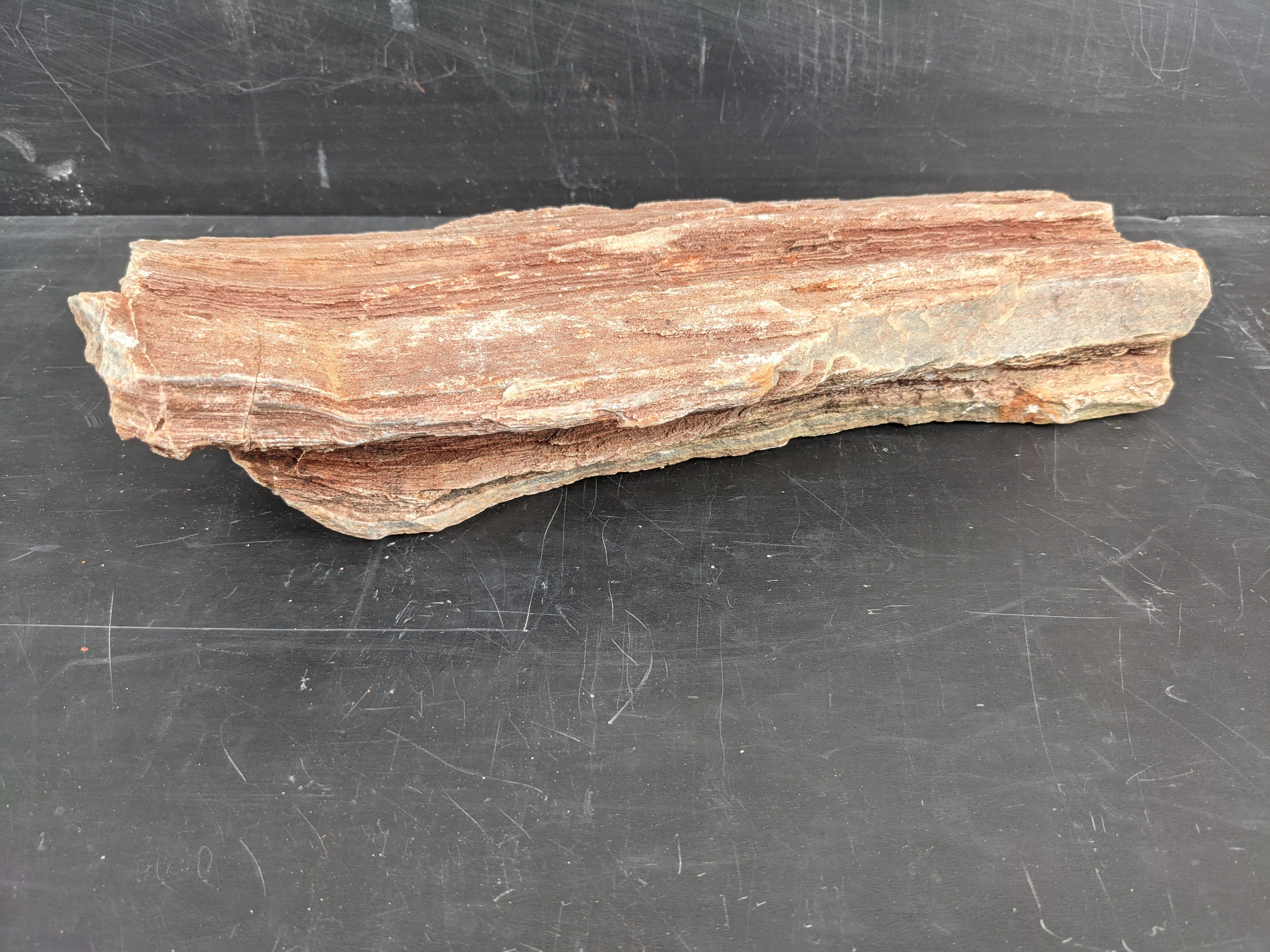 Red layered cliff rock for aquascaping